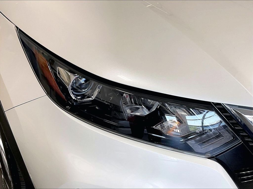 Used 2022 Nissan Rogue Sport SV AWD/4WD image 32