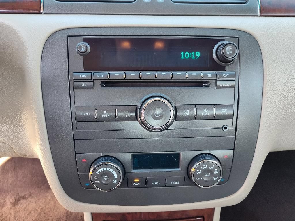 Used 2008 Buick Lucerne CXL w/ Luxury Package FWD image 43