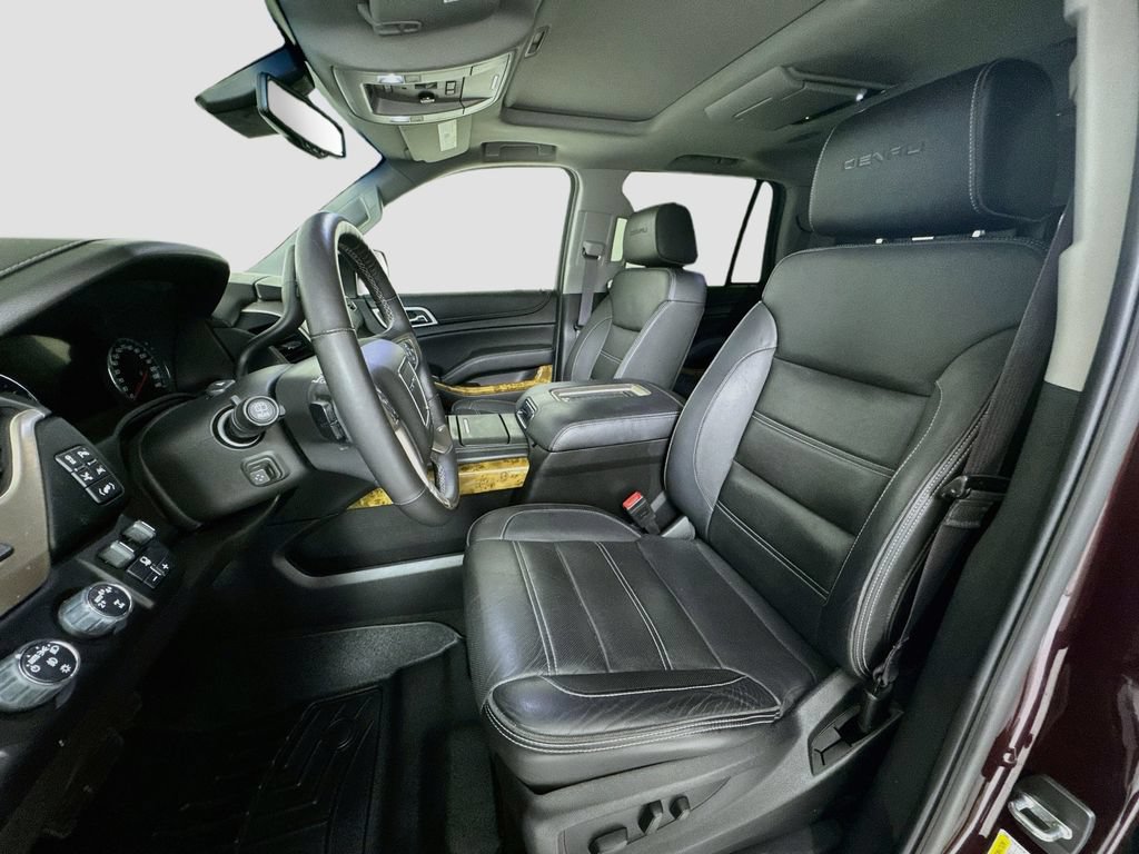 Used 2017 GMC Yukon Denali w/ Open Road Package AWD/4WD image 12