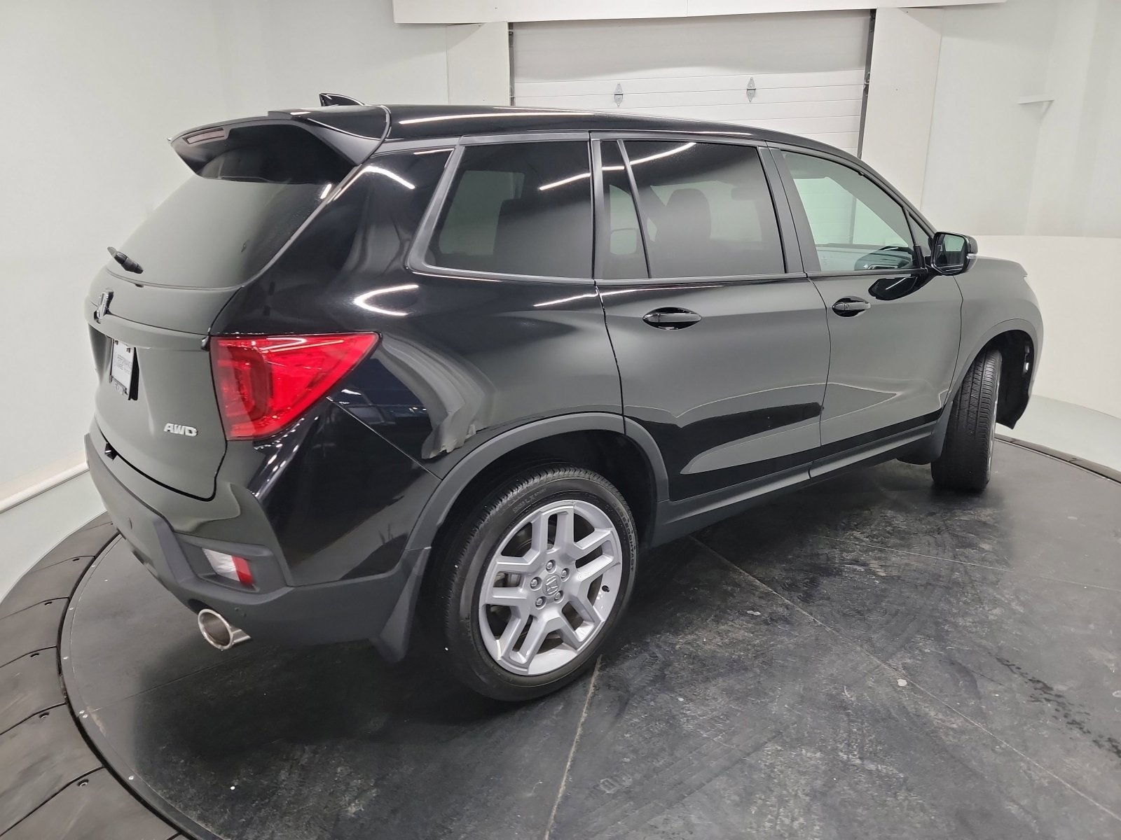 Certified 2025 Honda Passport EX-L image 9