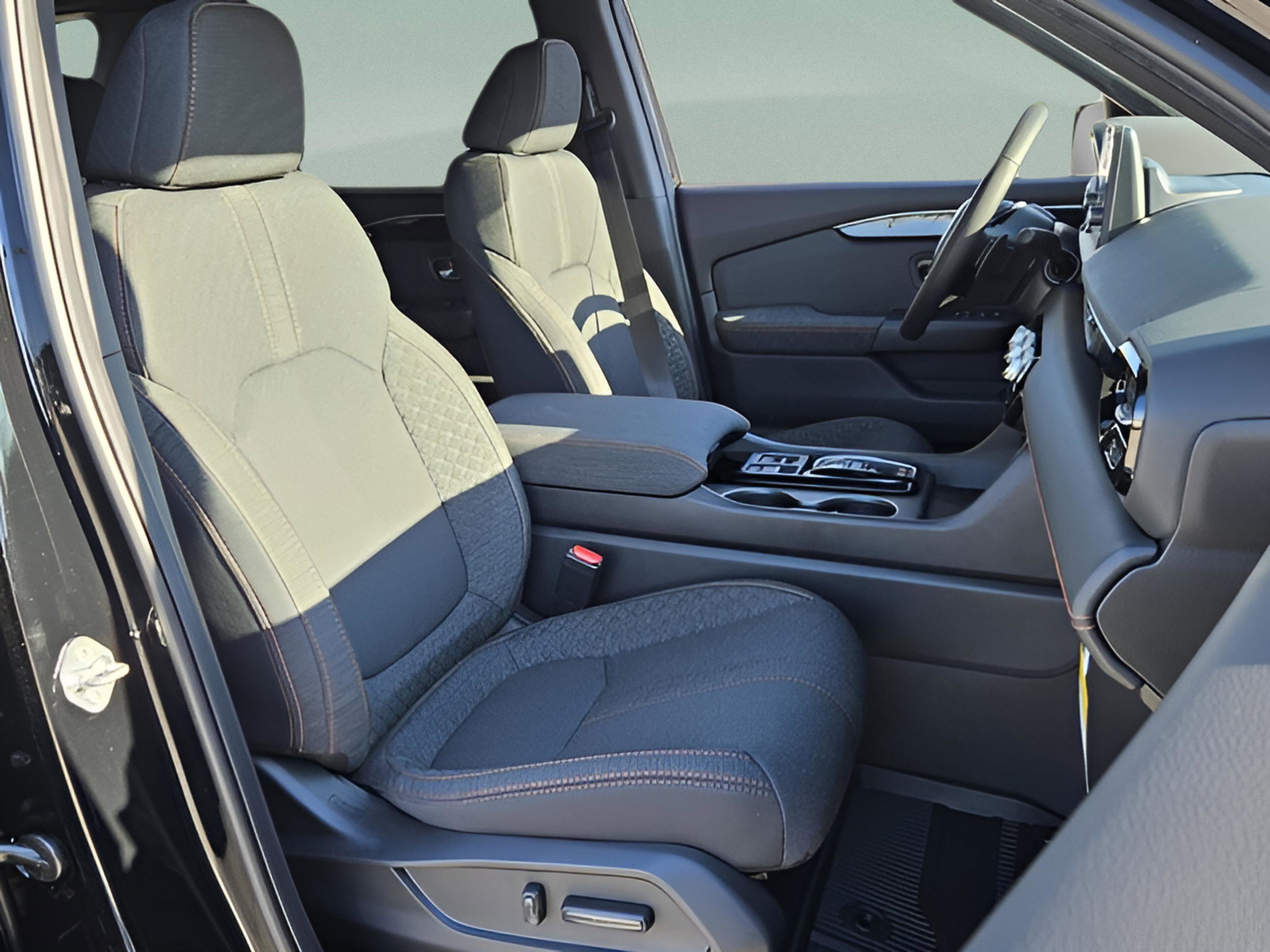 New 2025 Honda Pilot Sport image 17