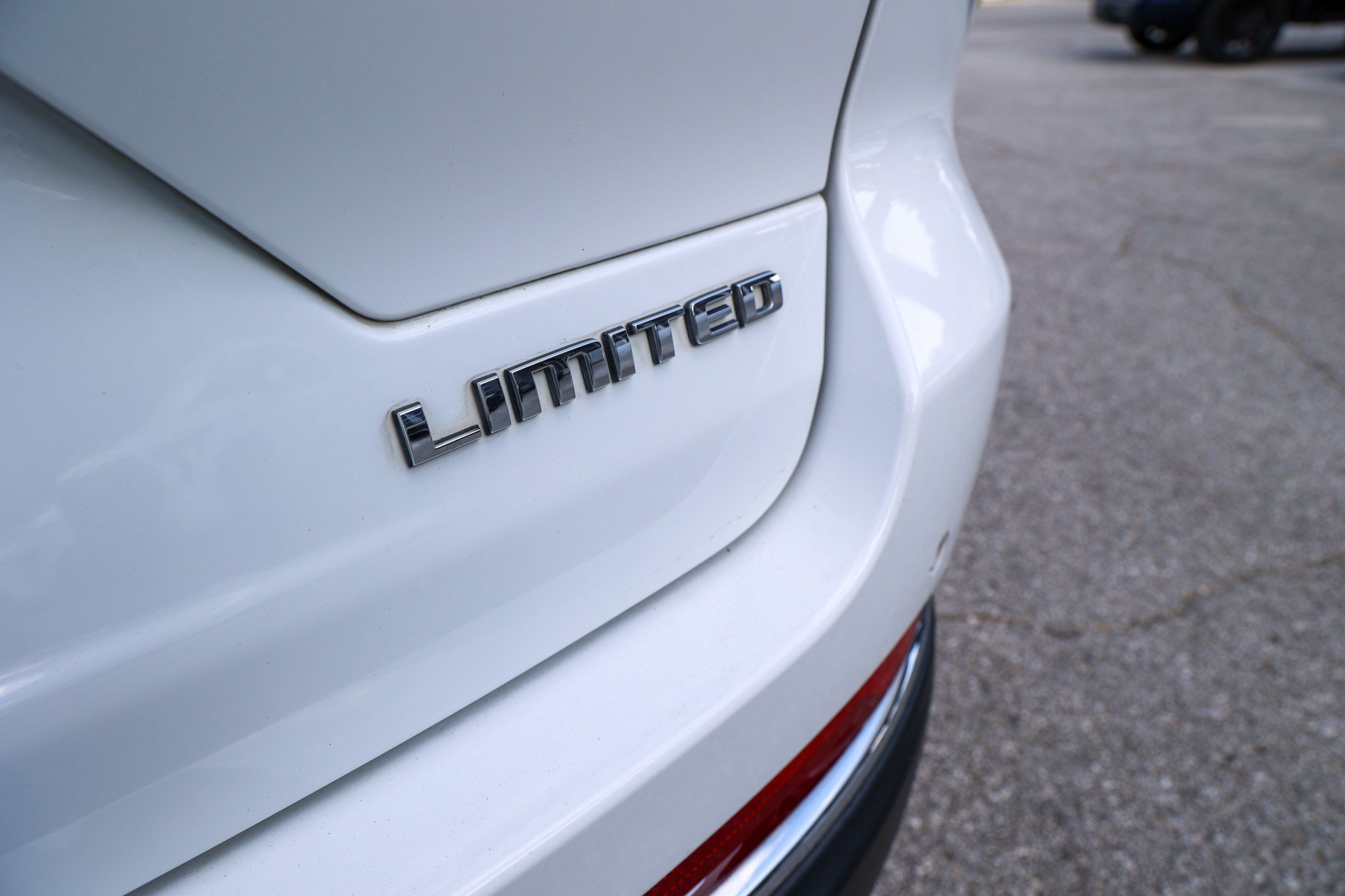 Used 2022 Jeep Grand Cherokee Limited w/ MOPAR Finishing Package RWD image 13