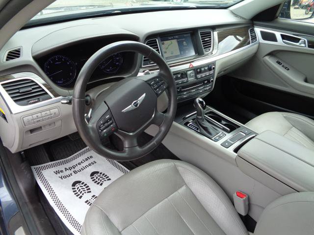Used 2017 Genesis G80 3.8 RWD image 32