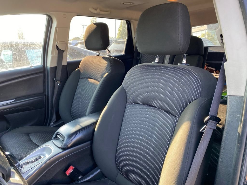 Used 2020 Dodge Journey SE w/ SE Popular Equipment Group FWD image 9