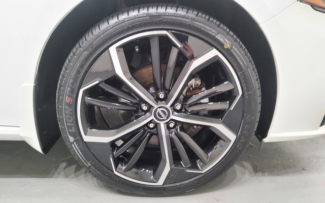 Used 2024 Nissan Altima 2.5 SR image 41