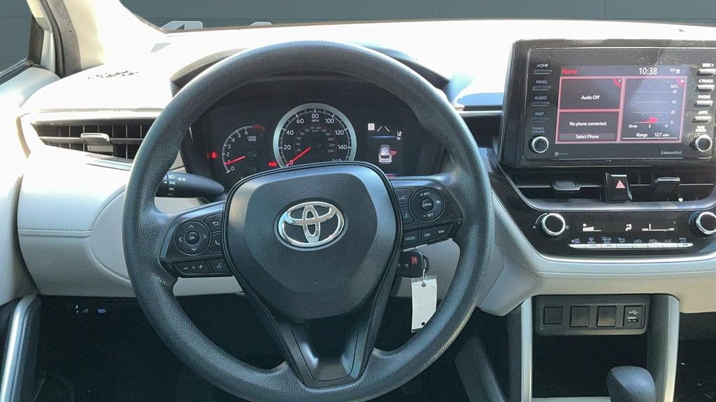 Used 2022 Toyota Corolla Cross L image 21