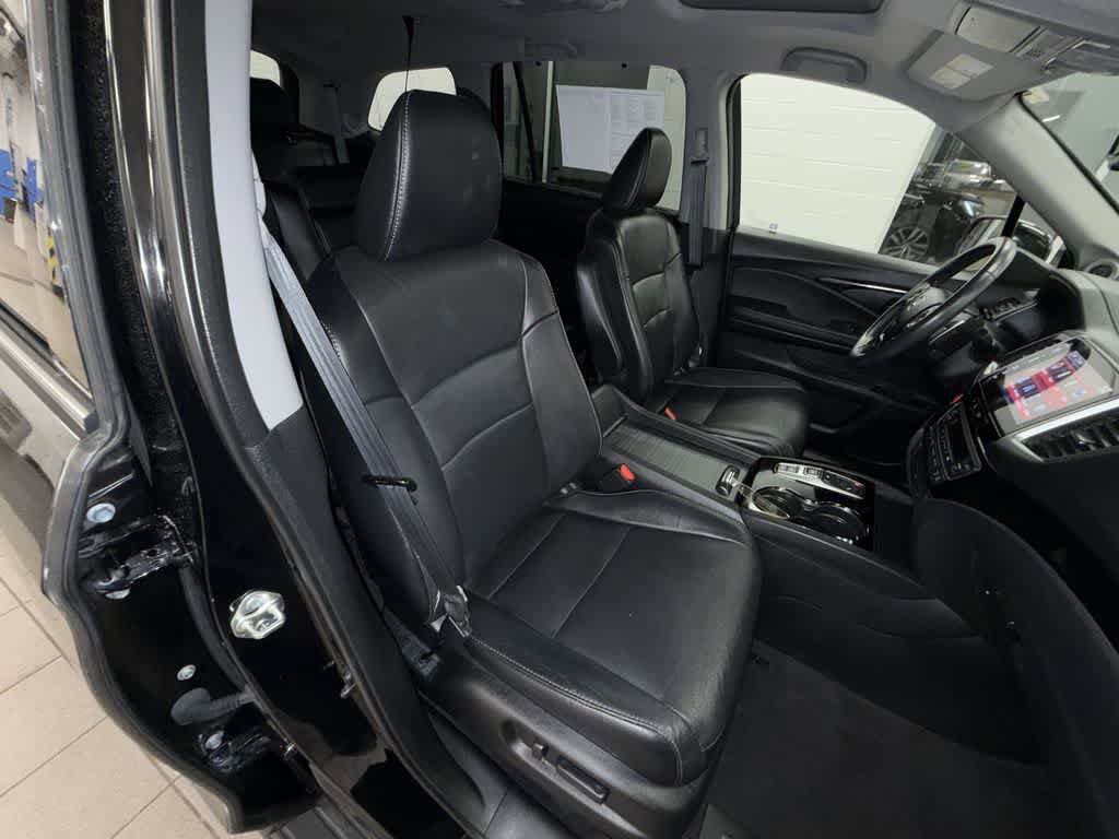 Used 2017 Honda Pilot Touring image 16