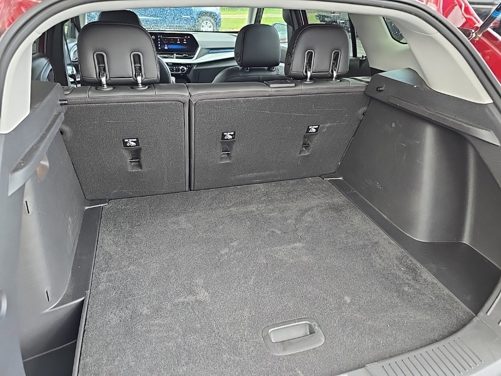 Used 2024 Chevrolet Trax LT w/ Driver Confidence Package image 28