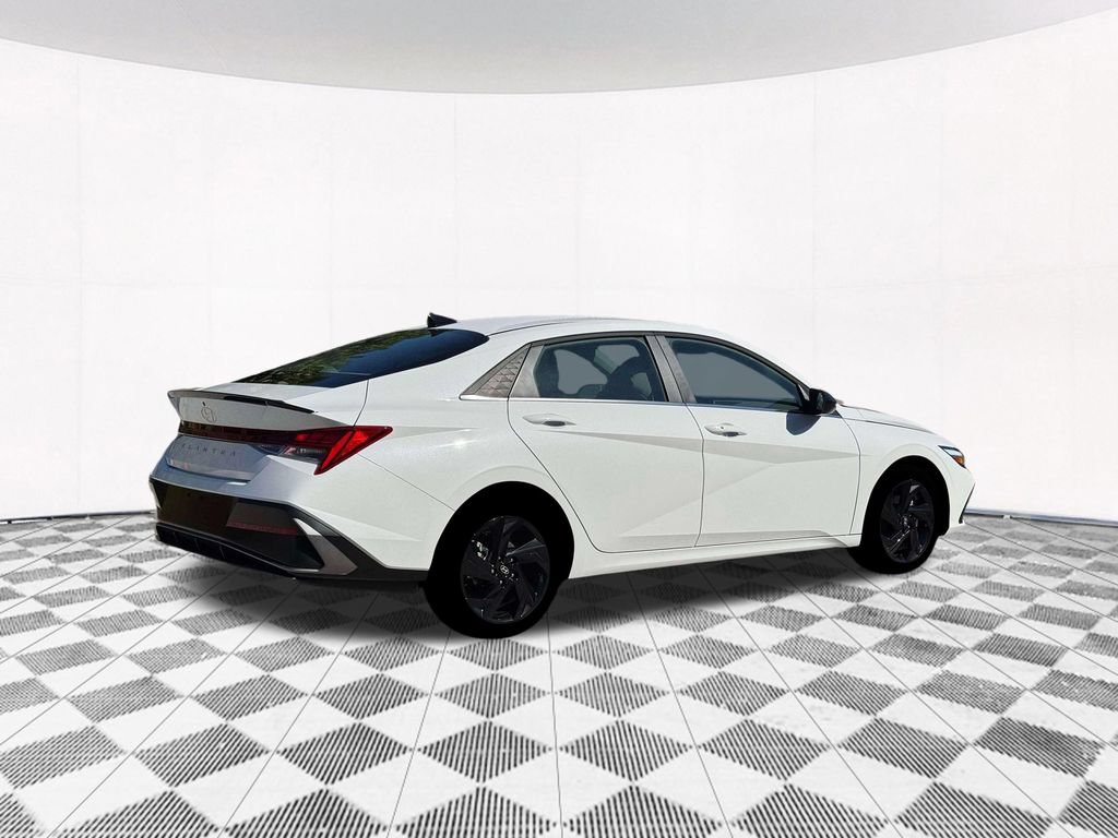 New 2026 Hyundai Elantra SEL Sport Premium FWD image 13