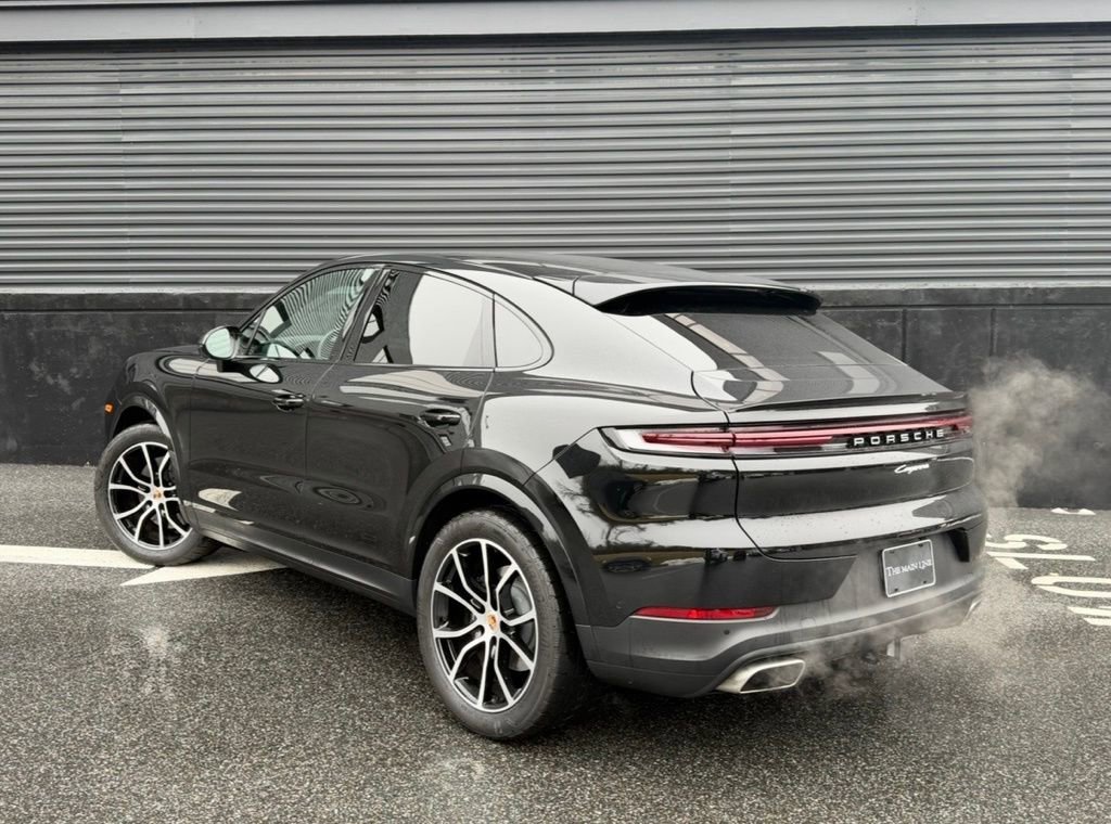 Certified 2025 Porsche Cayenne Coupe image 8