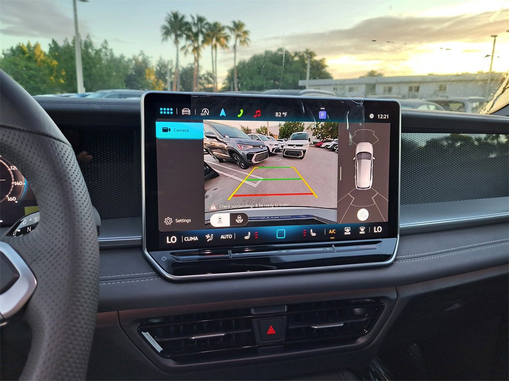 New 2026 Volkswagen Tiguan SE R-Line image 11