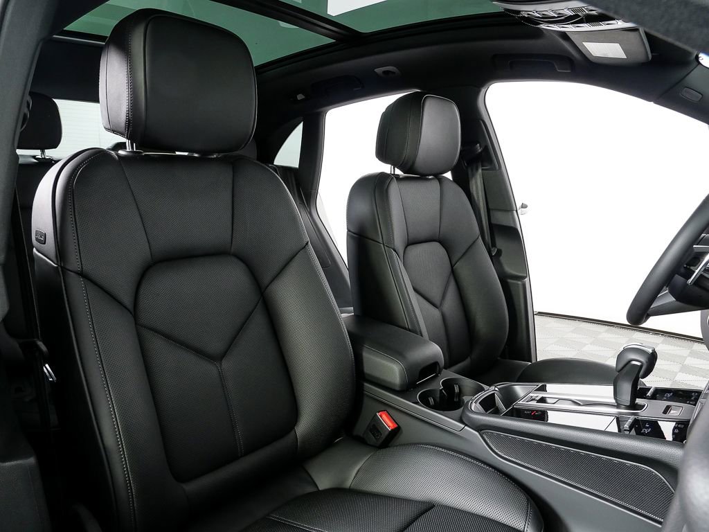 New 2026 Porsche Macan image 24