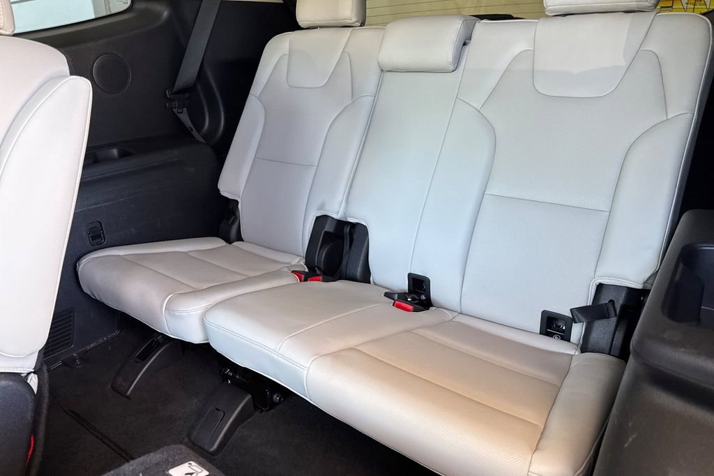 Used 2021 Kia Telluride SX w/ Nightfall Edition Package AWD/4WD image 15