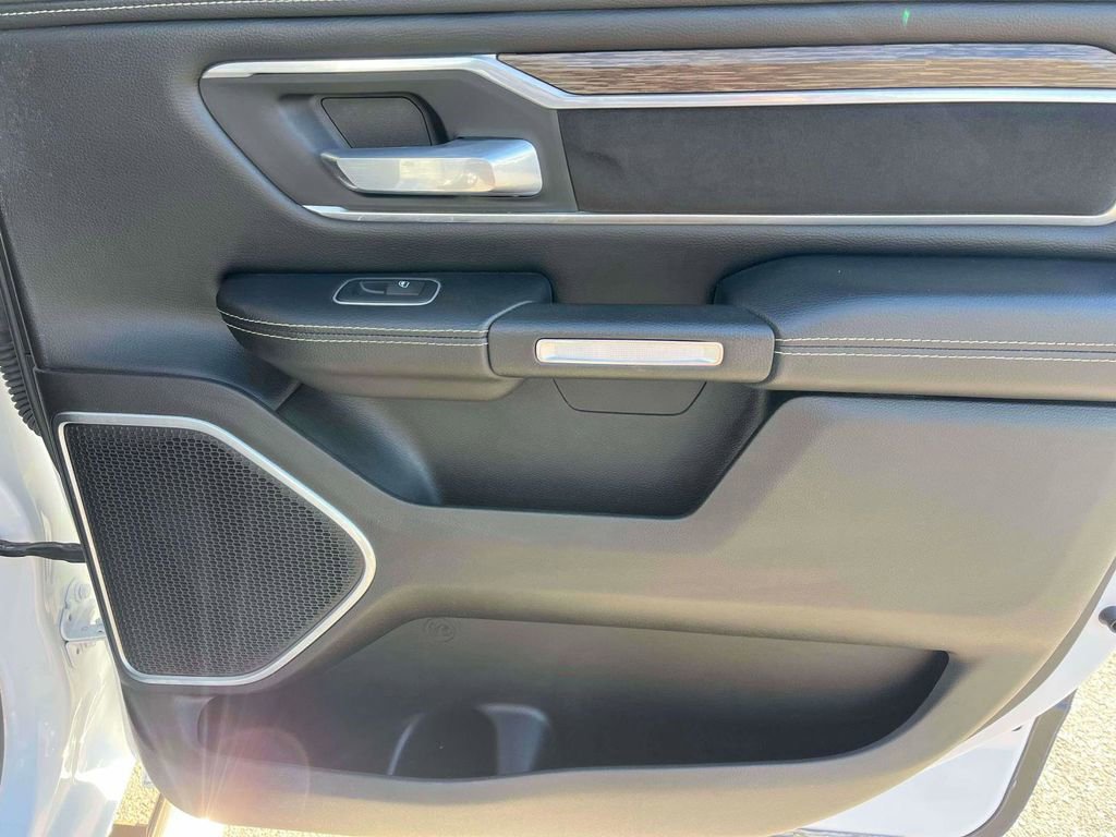 Used 2020 RAM 1500 Laramie w/ Off Road Group image 7