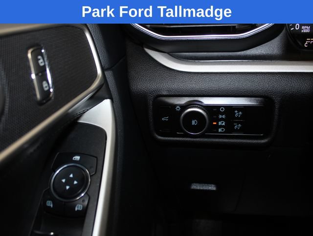 Used 2023 Ford Explorer XLT w/ Equipment Group 202A AWD/4WD image 18