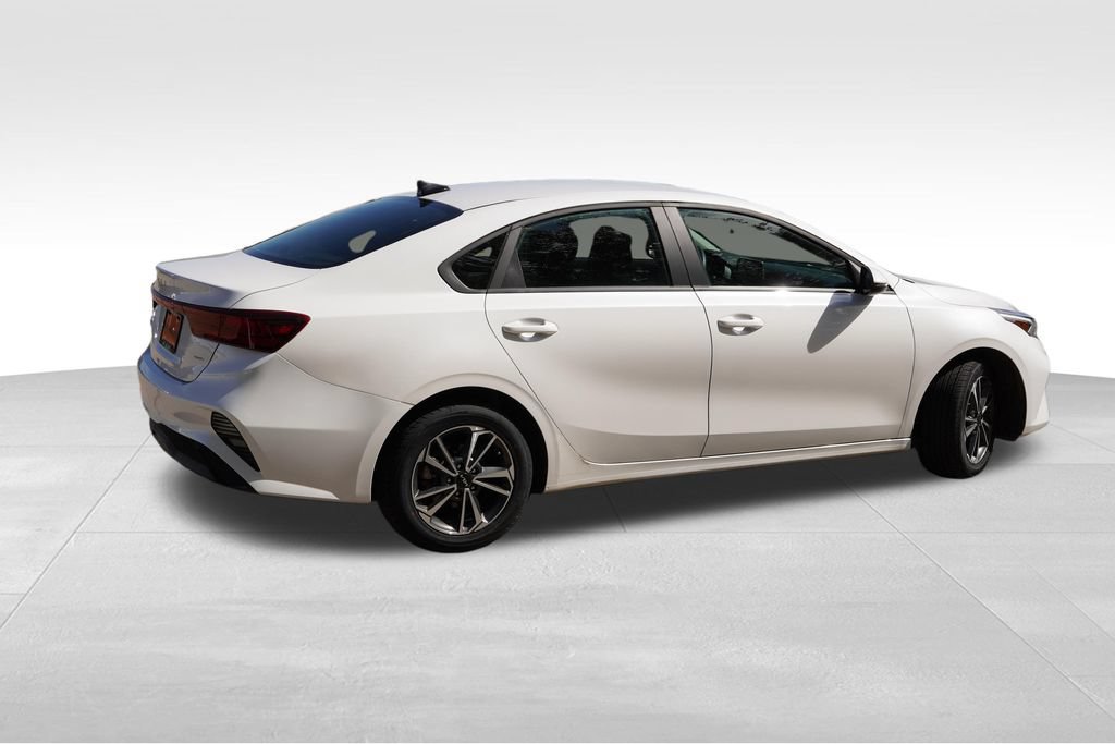 Certified 2024 Kia Forte LXS w/ LXS Technology Package FWD image 4