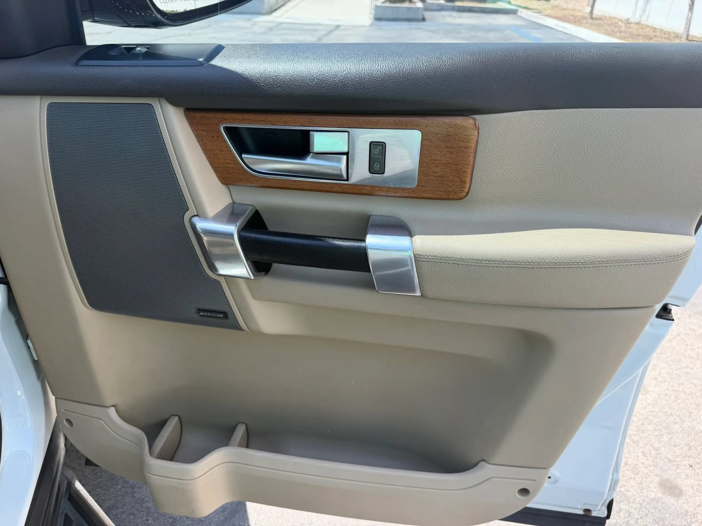 Used 2016 Land Rover LR4 HSE AWD/4WD image 15