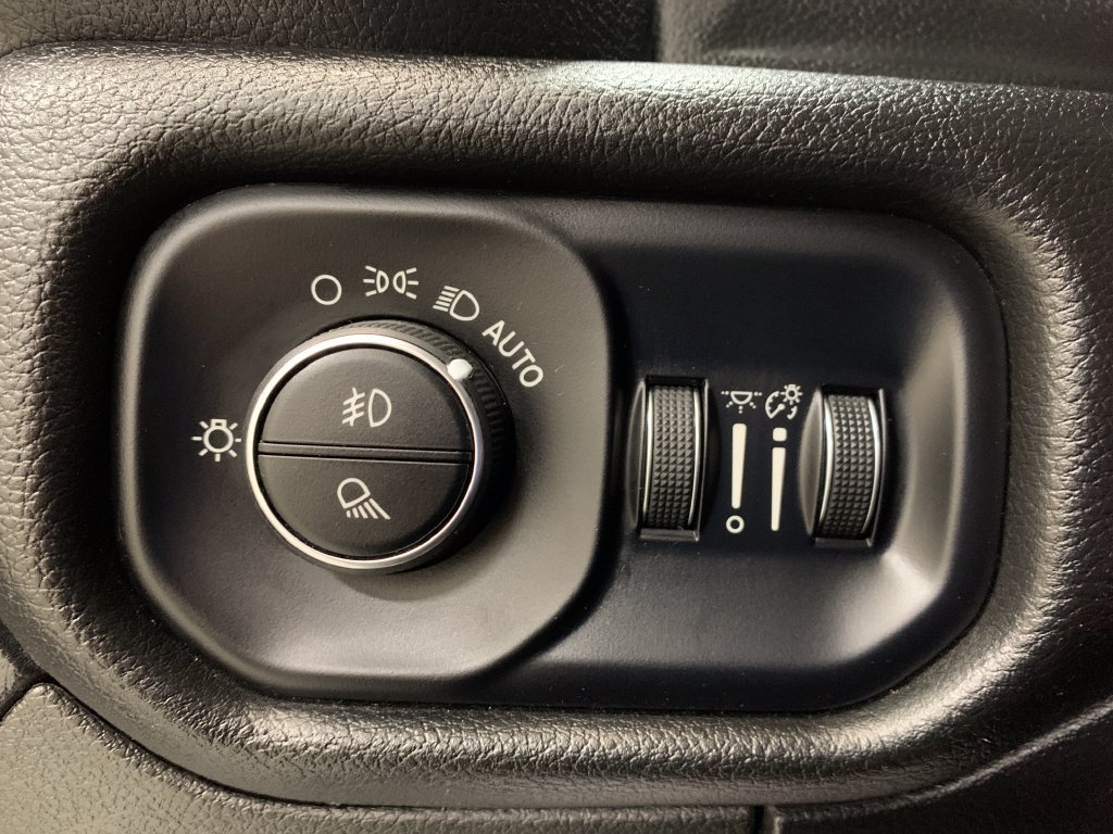 Used 2023 RAM 1500 Laramie AWD/4WD image 14