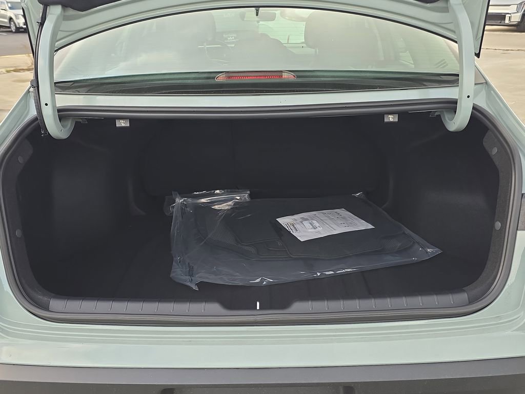 New 2025 Kia K4 EX image 12