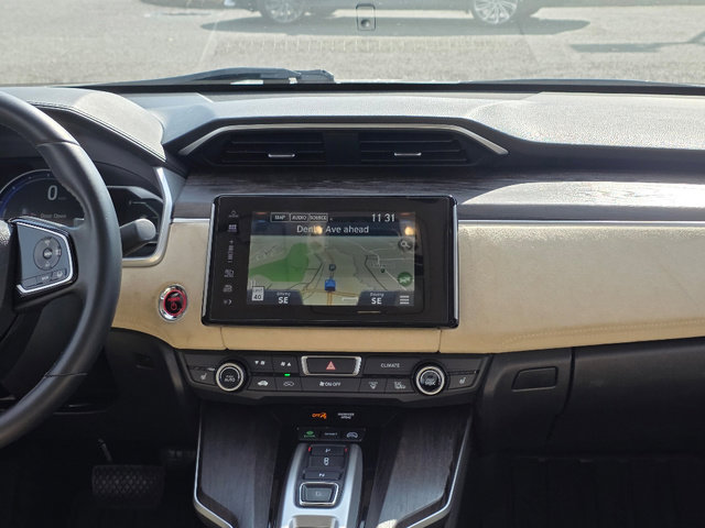 Used 2018 Honda Clarity Touring image 3