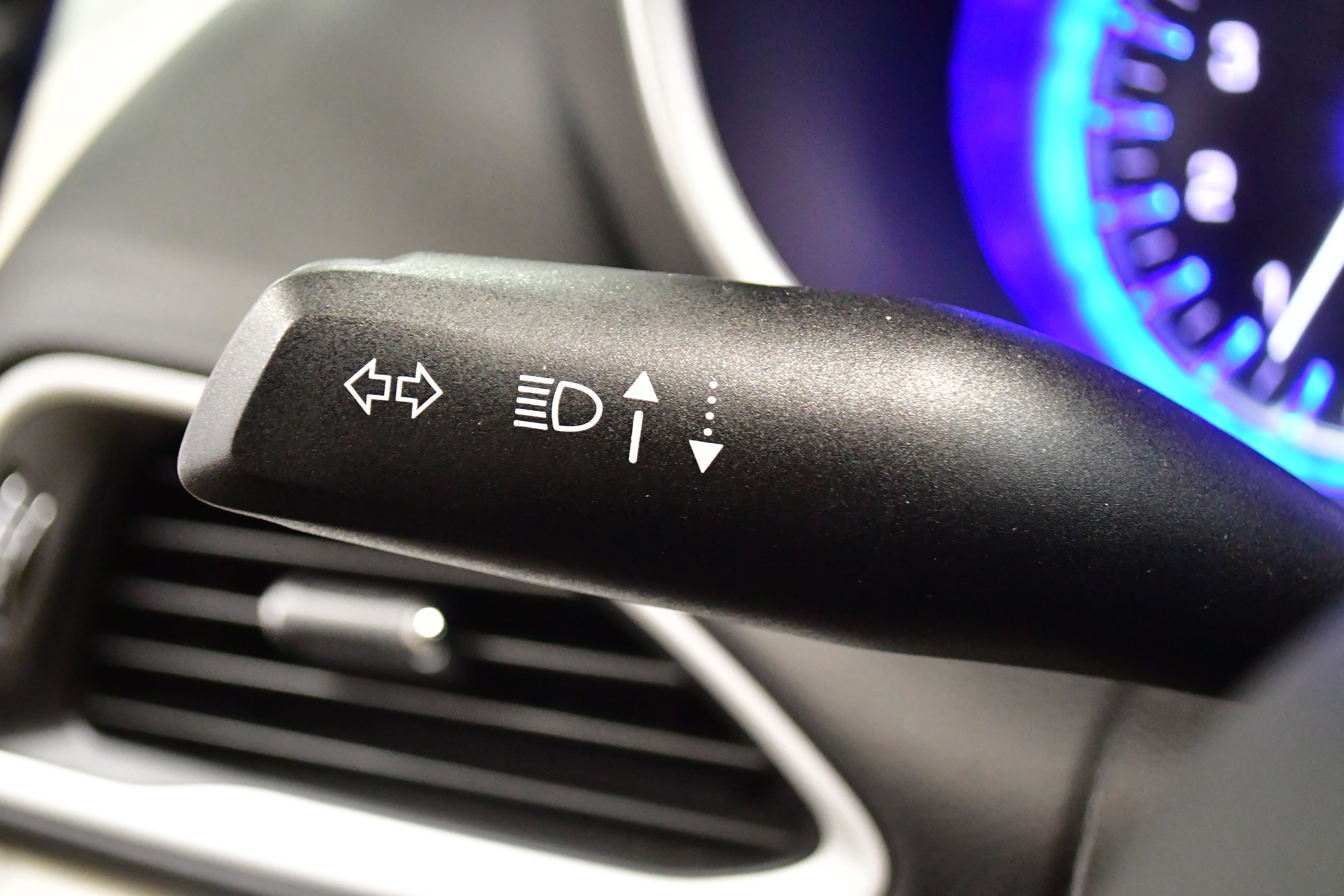 Used 2024 Chrysler Pacifica Touring-L FWD image 21