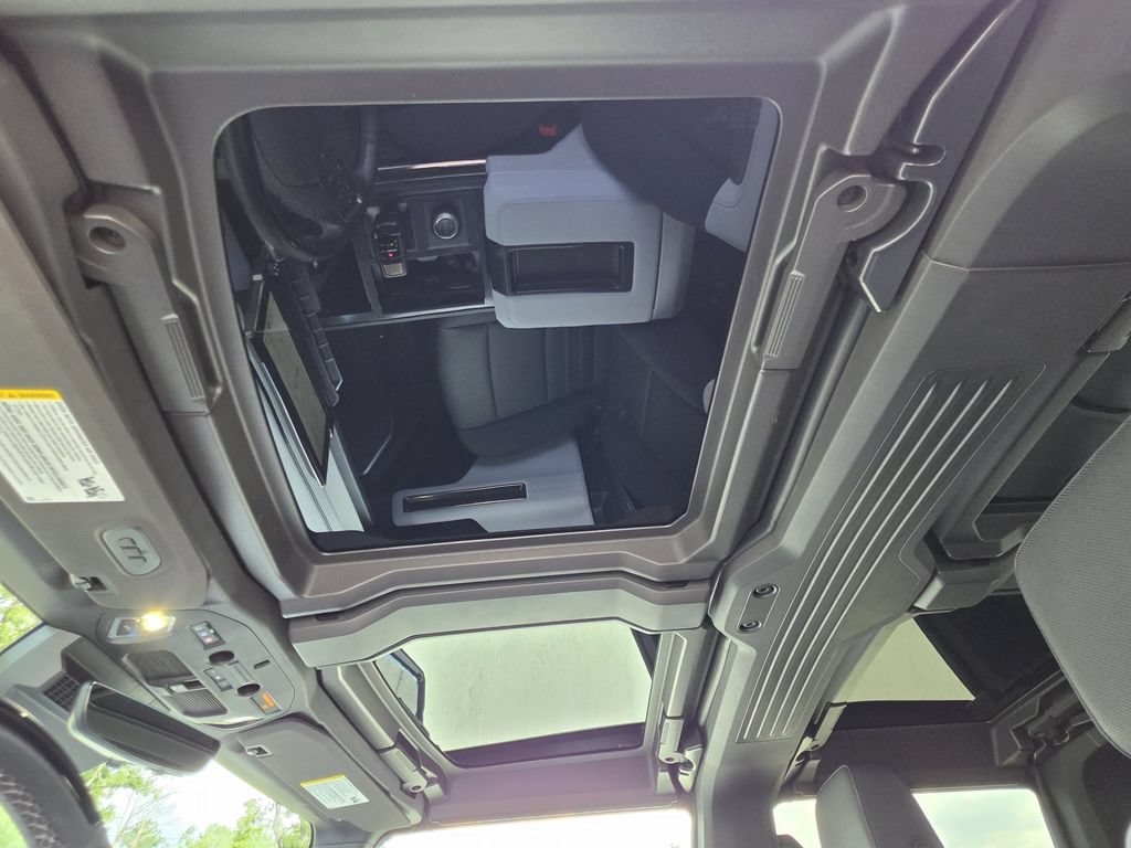Used 2025 GMC Hummer EV 2X w/ LPO, Dark Essentials Package AWD/4WD image 19
