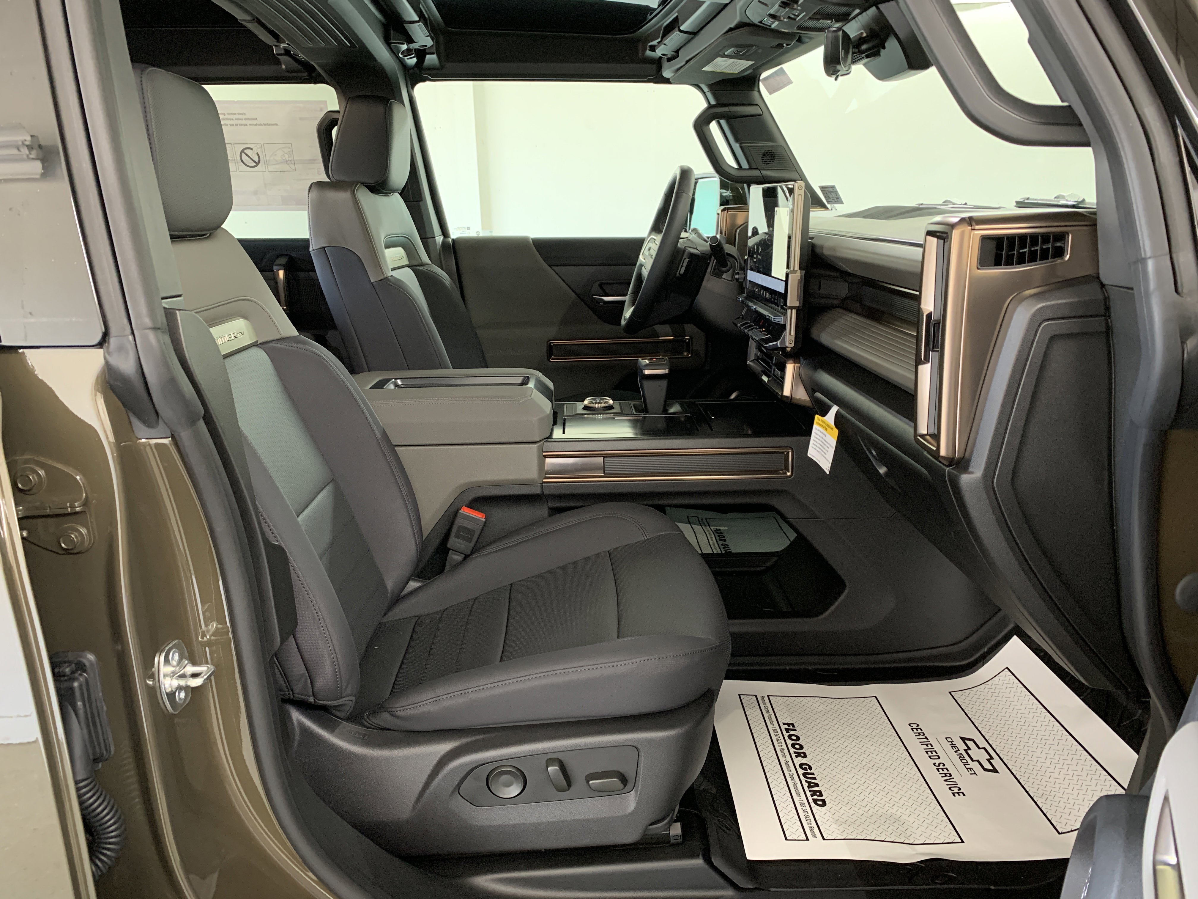 New 2025 GMC Hummer EV 2X image 34