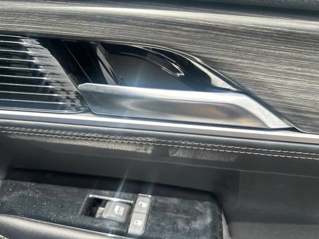 Used 2024 Jeep Wagoneer L Series II w/ Flexible Seating Group AWD/4WD image 16