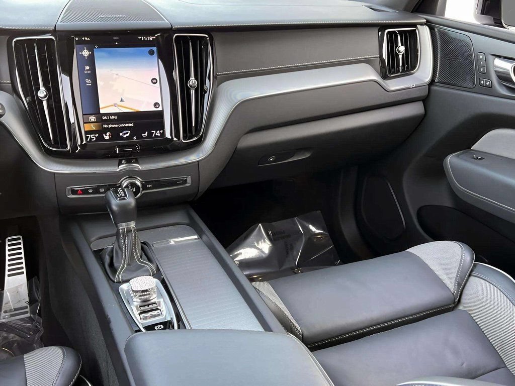 Used 2020 Volvo XC60 T5 R-Design w/ Protection Package Premier AWD/4WD image 25