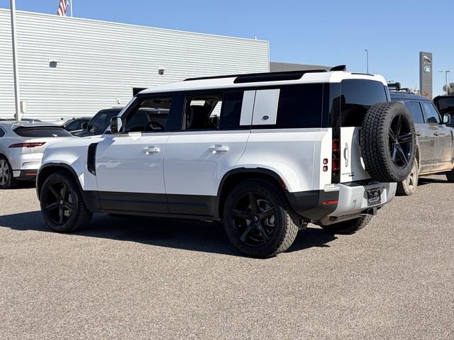 Used 2020 Land Rover Defender 110 SE image 30