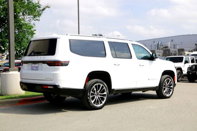 Used 2023 Jeep Wagoneer L Series III w/ Premium Group I AWD/4WD image 5