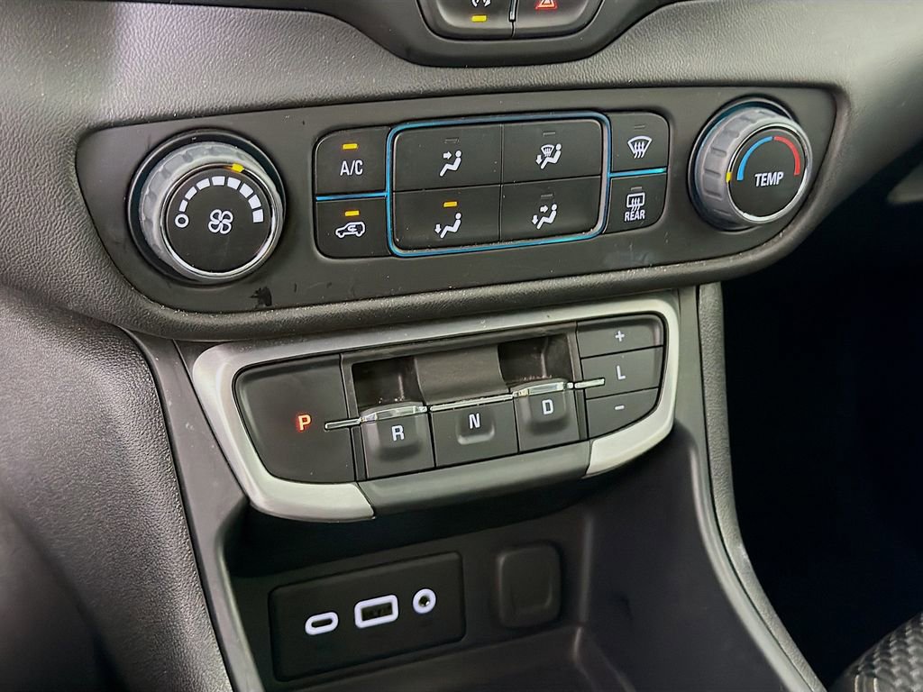 Used 2024 GMC Terrain SLE image 19