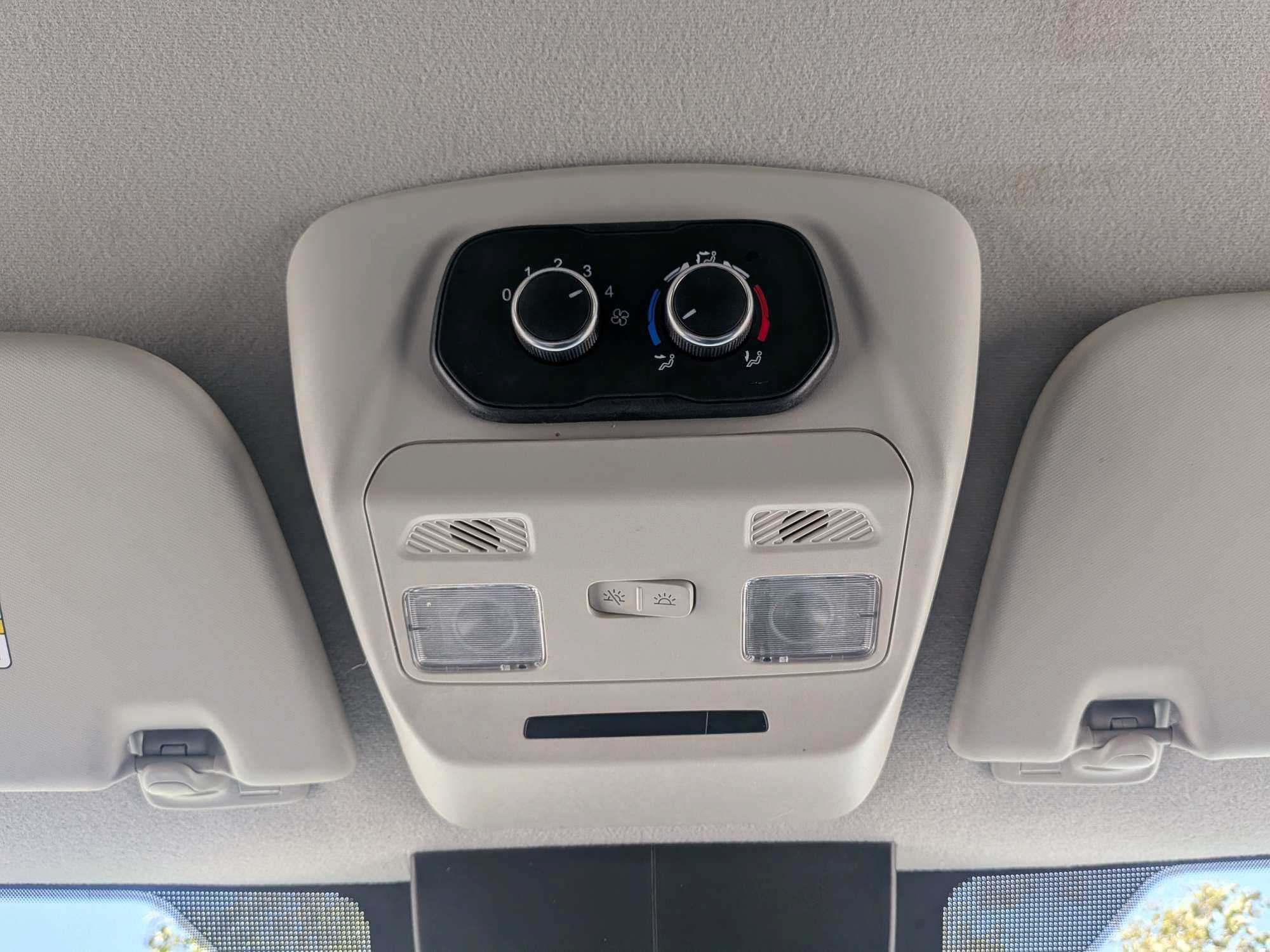 Used 2023 Ford Transit 350 XLT RWD image 26