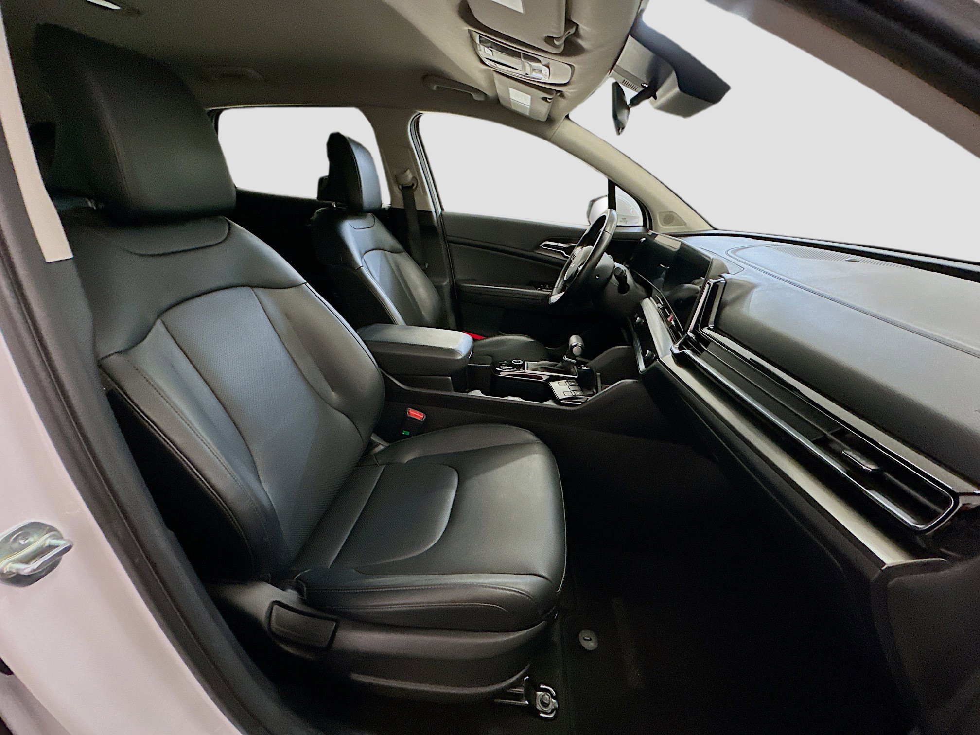 Used 2024 Kia Sportage EX image 32