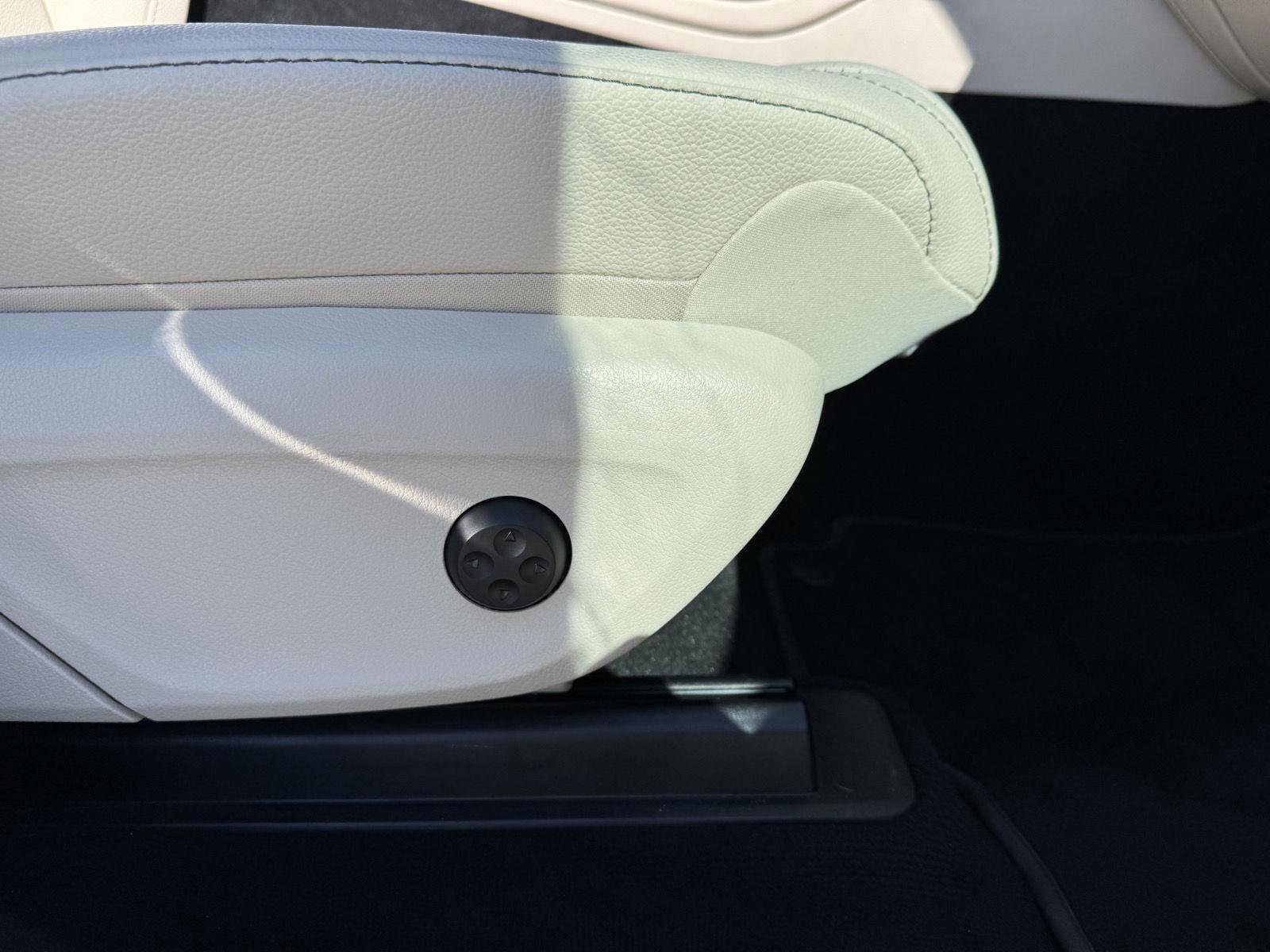 Certified 2025 Mercedes-Benz GLE 350 GLE 350 image 32