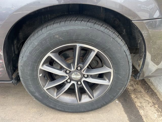 Used 2017 Dodge Grand Caravan SXT image 8