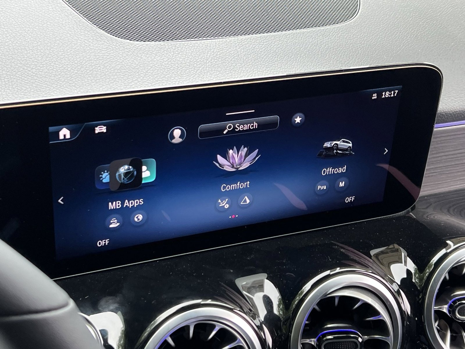 New 2026 Mercedes-Benz GLB 250 4MATIC image 25