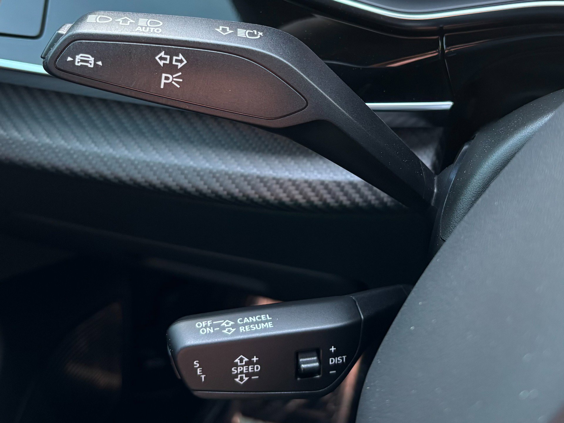 Used 2023 Audi RS Q8 w/ Black Optic Package image 39