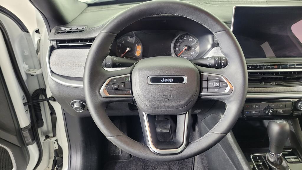 Used 2024 Jeep Compass Latitude image 15