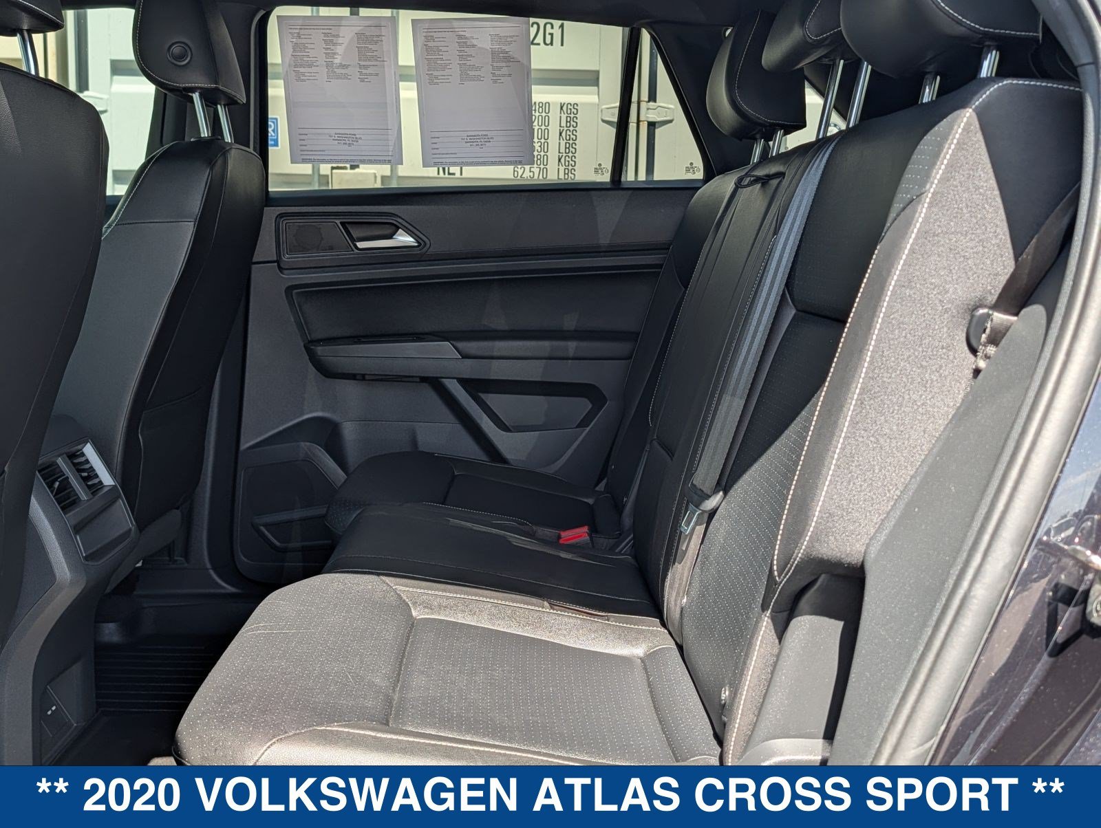 Used 2020 Volkswagen Atlas Cross Sport SE w/ Panoramic Sunroof Package FWD image 16