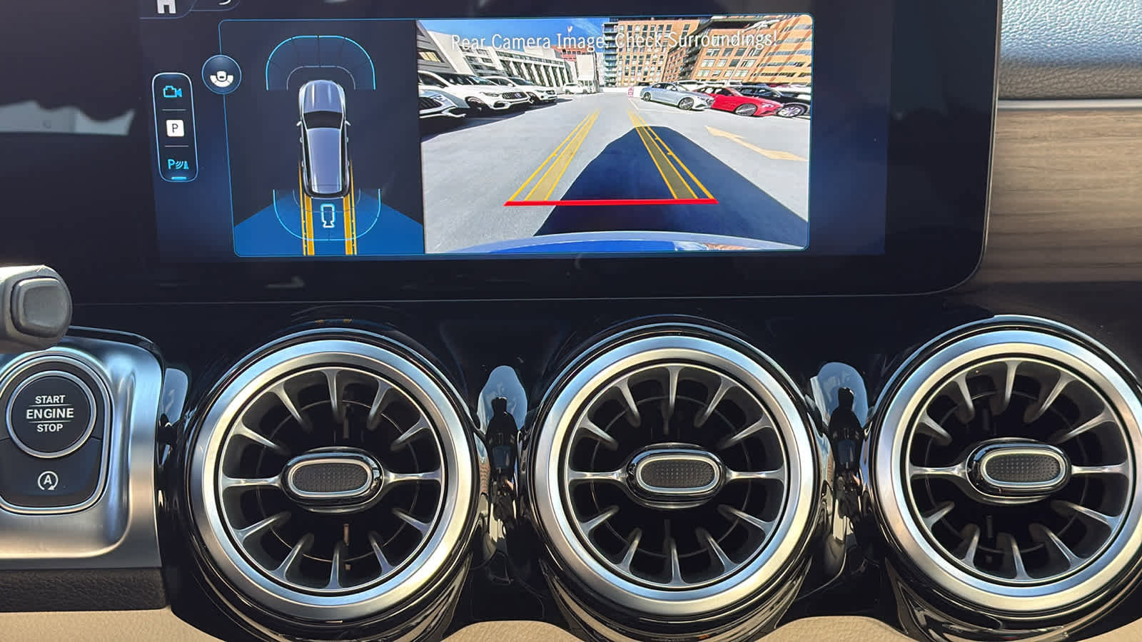 Certified 2025 Mercedes-Benz GLB 250 4MATIC image 31