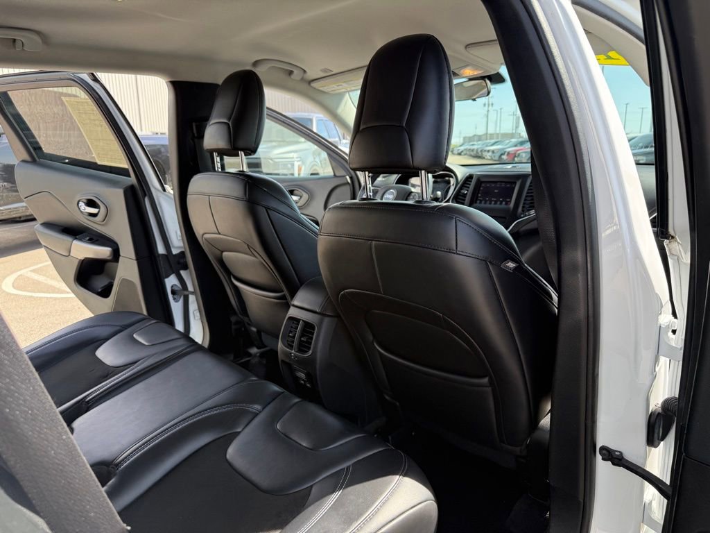 Used 2019 Jeep Cherokee Latitude Plus image 20