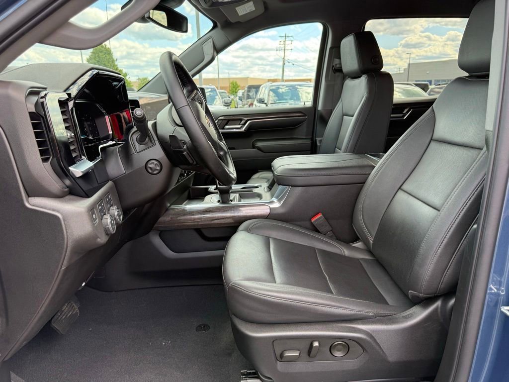 Used 2024 Chevrolet Silverado 1500 LTZ AWD/4WD image 15