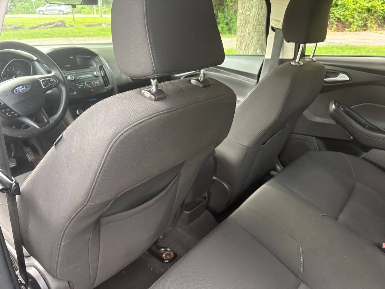 Used 2015 Ford Focus SE FWD image 25