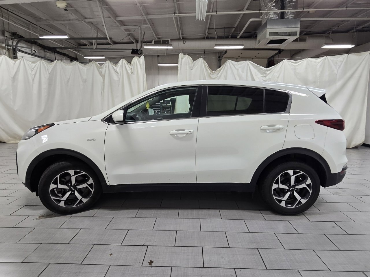 Used 2020 Kia Sportage LX image 11