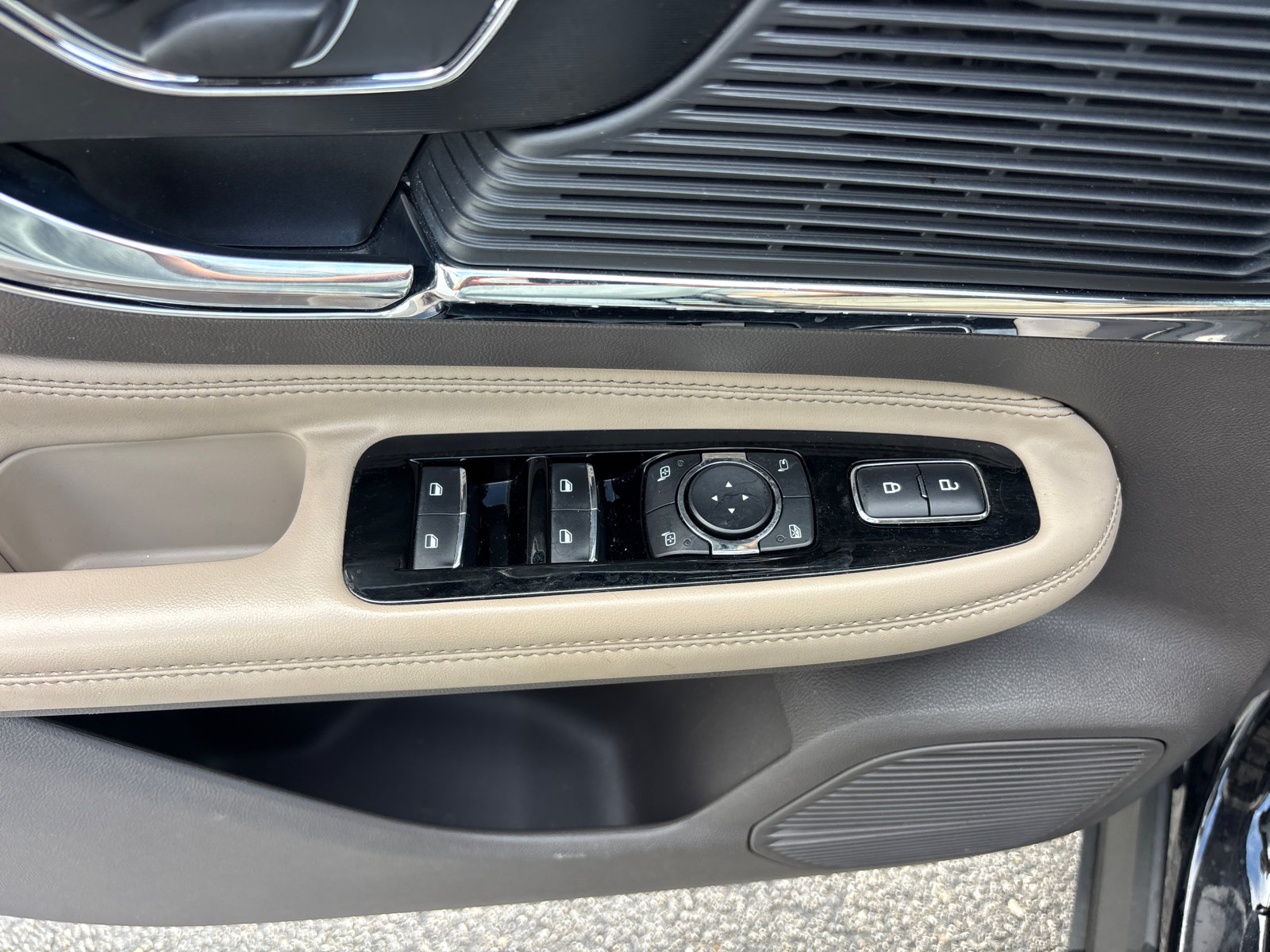 Certified 2020 Lincoln Corsair FWD w/ Equipment Group 101A image 13