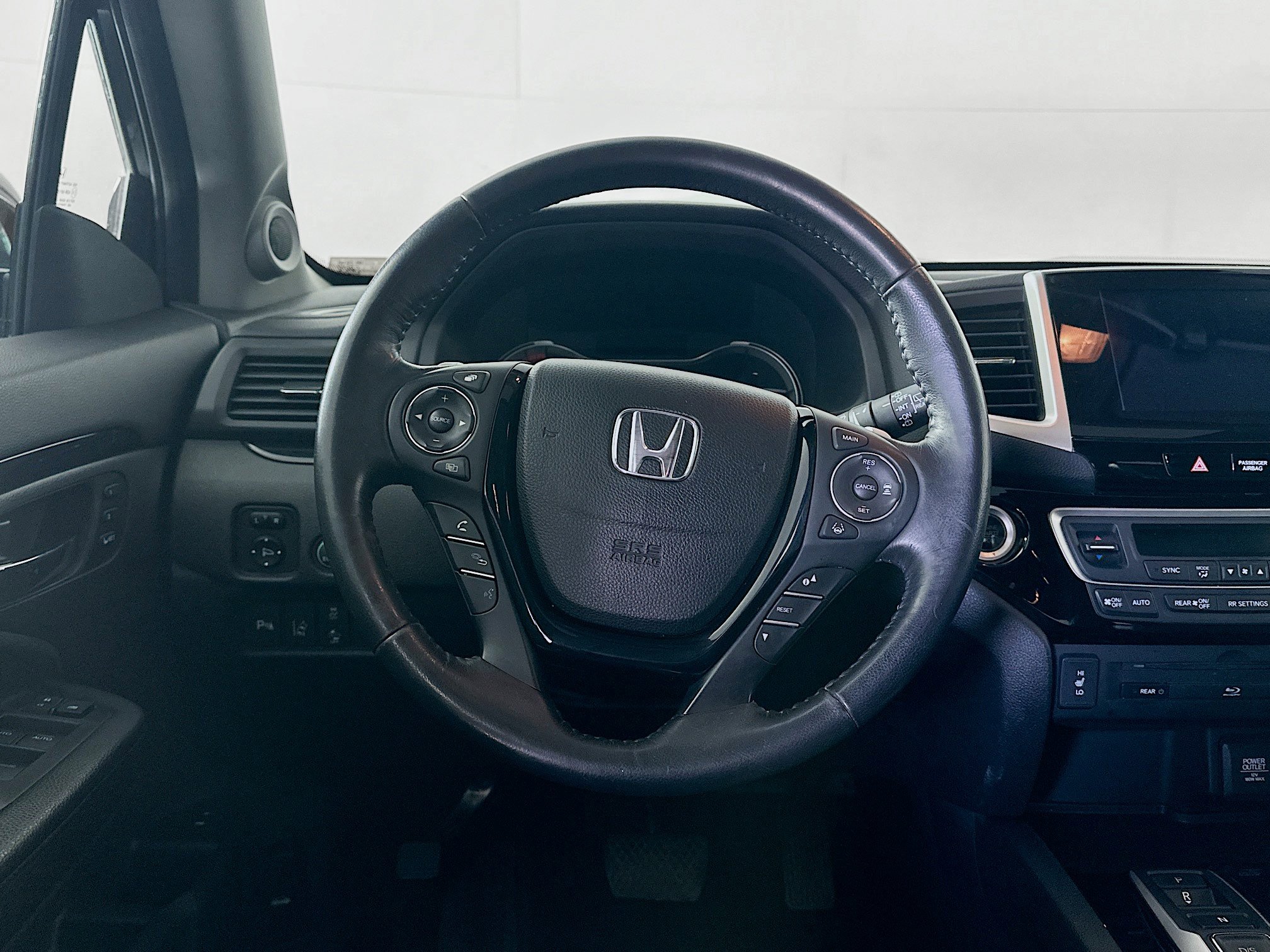 Used 2017 Honda Pilot Touring image 17