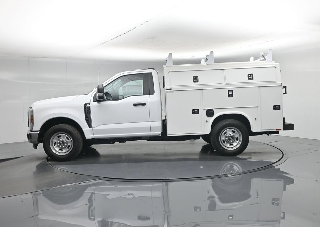 New 2026 Ford F350 XL w/ XL Chrome Package RWD image 30