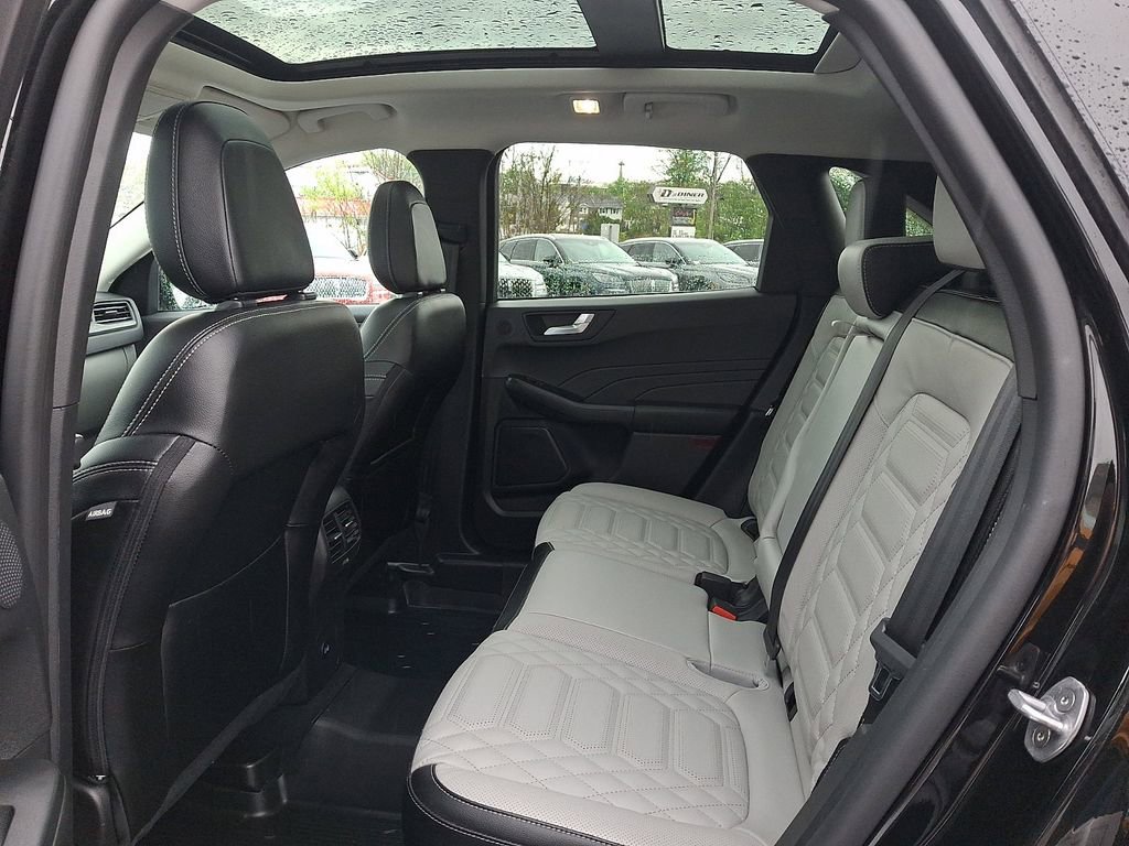 Certified 2023 Ford Escape Platinum w/ Premium Technology Package AWD/4WD image 10