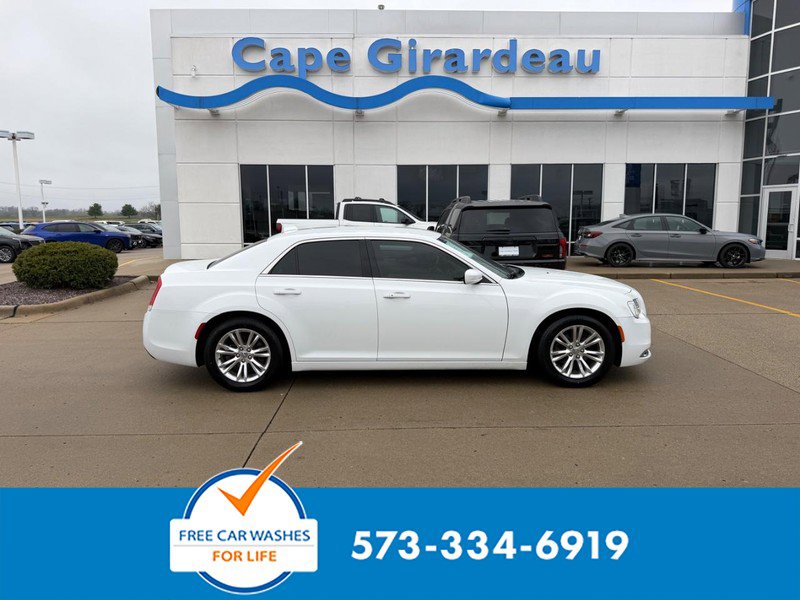Used 2018 Chrysler 300 Touring w/ Driver Convenience Group